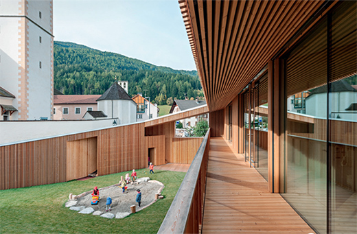 低地瓦爾道拉幼兒園，花園式的建筑設計