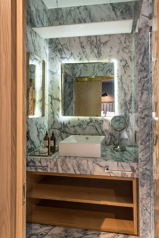 一座1913年的墨西哥大廈改造現代化的賓館